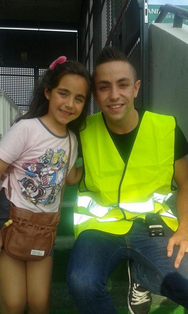 94Er's tweet photo. Que guapa que es mi primica jiji 😬 http://t.co/fcHJgr1SMe