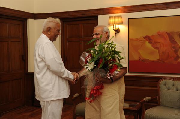 PMOIndia's tweet photo. Karnataka Governor Shri Vajubhai Vala met the PM http://t.co/FZPPLtaqz5