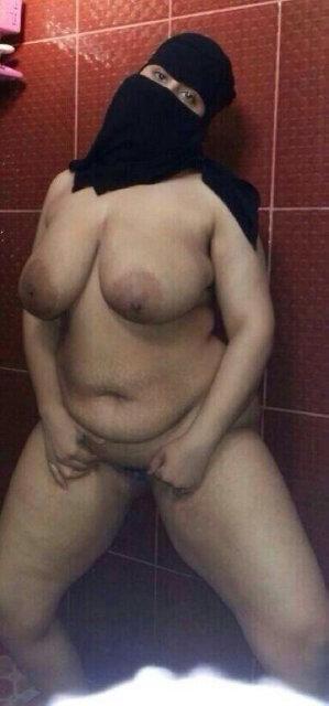 مين أمه تسوي كيذا في الحمام ؟