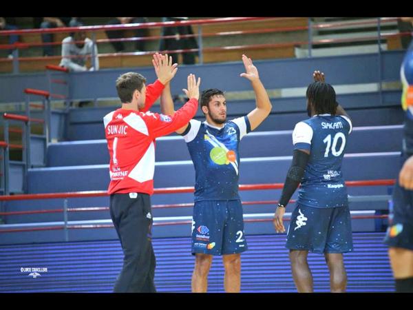 @Quentin_Minel joie apres un but des 10 mètres a l'opposė !!