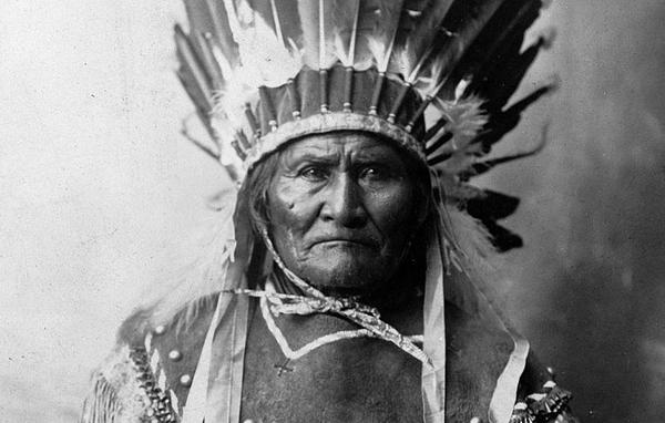 Мэттью кинг индеец сиу. Индеец секвойя. Оглала сиу. Индейцы северной америки апачи. Понтиак индейский вождь.