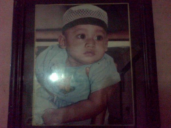 Ganteng ya?iya kecilnya ganteng gedenya jelek wakaka mwah:*♥