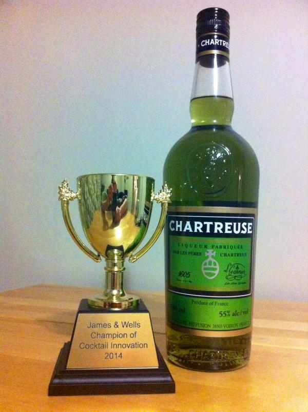 96blackltd's tweet photo. Feeling thrilled! Awarded by Cam Timmins from @SeafarersBmrt with @jaws_IP, @mposborne #champions #trophy #cocktail http://t.co/6LMWZ3lhro