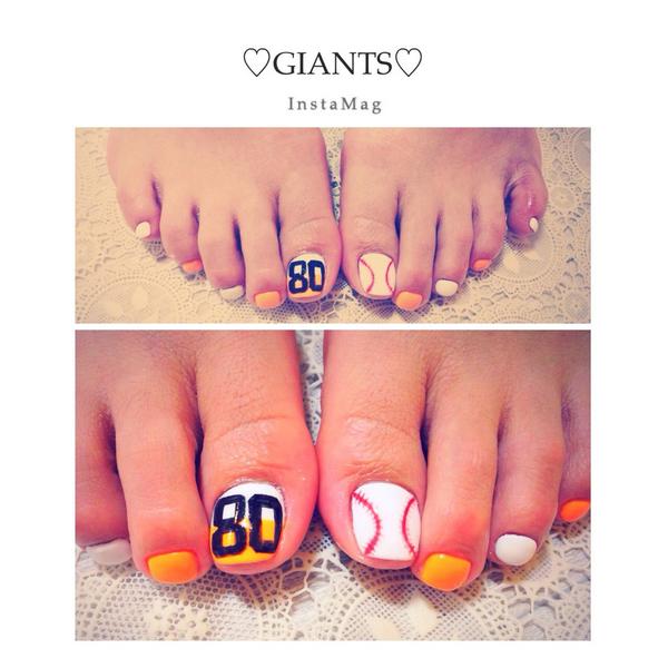 柳本絵美 Emi Yanagimoto ネイル変えてきたよー まずはフットネイル なんと ジャイアンツ仕様です ﾉ ちなみに80周年だから80ですw どうどうーーーー 笑 Http T Co Bkjfcblnrm
