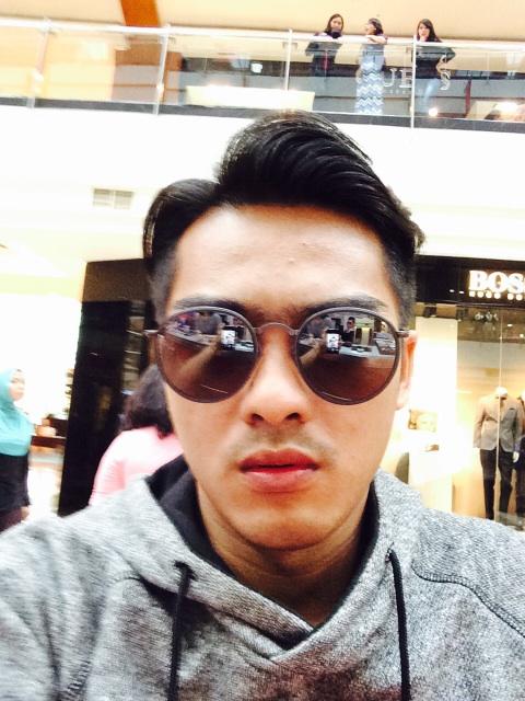 Ricky Harun  on Twitter Thx optikseis buat RAY BAN nyaaa 