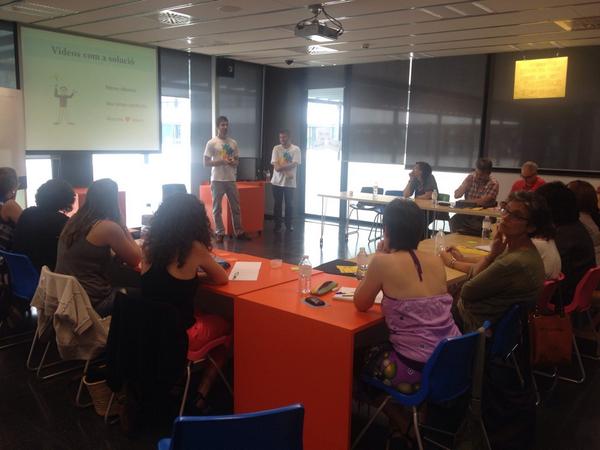 TecnoCampus's tweet photo. Edpuzzle: els professors han de deixar de treballar com a individus i treballar com a col.lectiu #InnovaTCM http://t.co/r2f4MQGlJ8