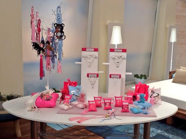 katrinken's tweet image. Κάντε RT και μια τυχερή από εςάς θα κερδίσει ένα κολιέ χρυσό με ματάκι από την @AMM_GR #KalokairiPantou @ALPHA_TV