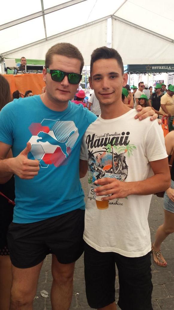 Albertomaju's tweet photo. "@Jvalles93: De Buena mañana en los encierros de calasparra :) http://t.co/PPoligqFMk"