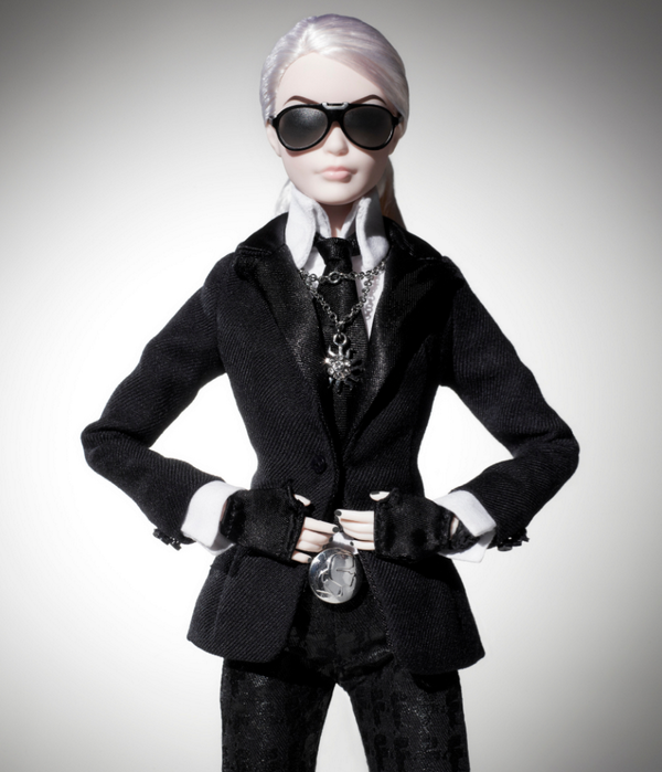 LauraSomoza's tweet photo. Mattel presenta a Barbie Lagerfeld
   
Voy a volver a jugar con muñecas http://t.co/bn0tBBnixH