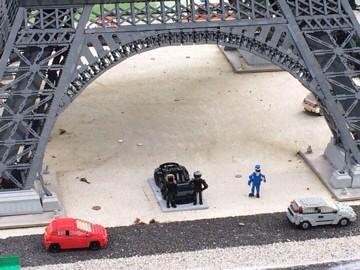 Chere Mitchell (@cheremitchell) on Twitter photo Found Daft Punk at Legoland today  #Legoland #daftpunk #legodaftpunk Found Daft Punk at Legoland today  #Legoland #daftpunk #legodaftpunk