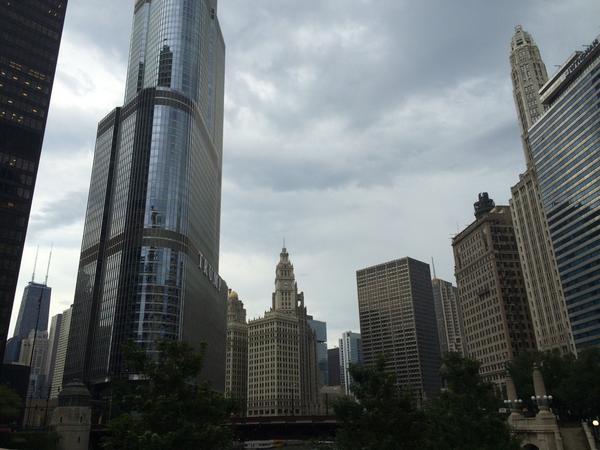 Rent24Chicago's tweet photo. The clouds can't trump this walk to work. #chicago #defineyourSPACE http://t.co/1ieUWtCtnJ