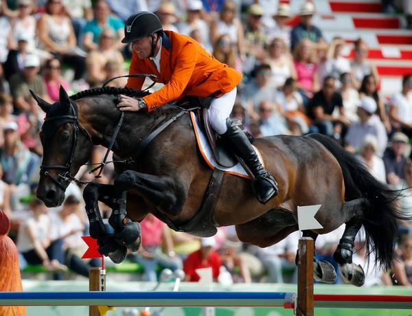 De Nederlandse springruiters hebben de gouden medaille gepakt tijdens de Wereldruiterspelen: bit.ly/Z8y9Sf