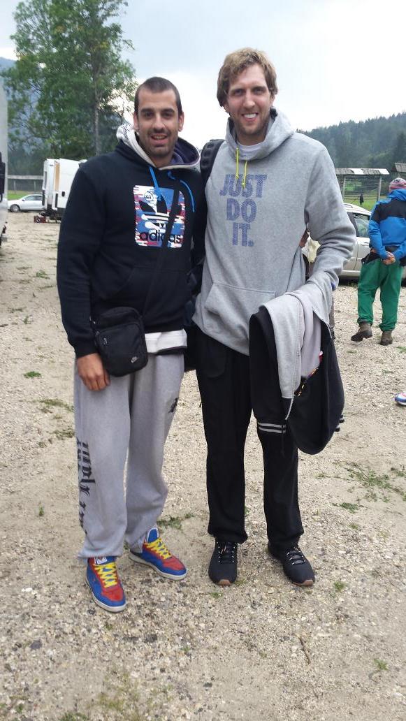 JKolarevic's tweet photo. @swish41 my twin brother http://t.co/zV1JOMCOcT