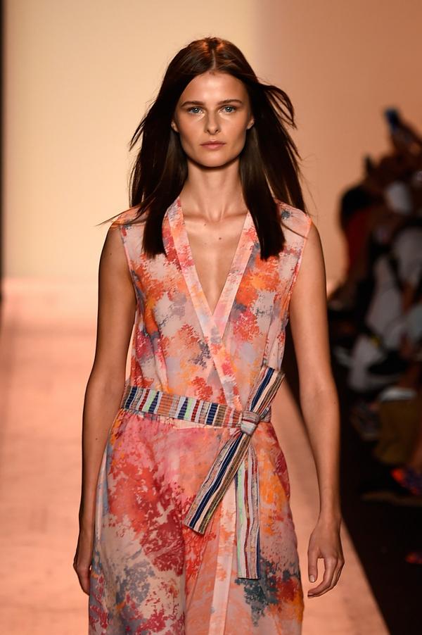 FashionWeek's tweet photo. It's early at #MBFW, but here is what's trending so far: http://t.co/RQ2DR5qCNB #NYFW http://t.co/930xSkaIXf