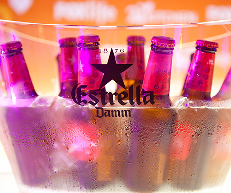 EstrellaDammCat tweet picture