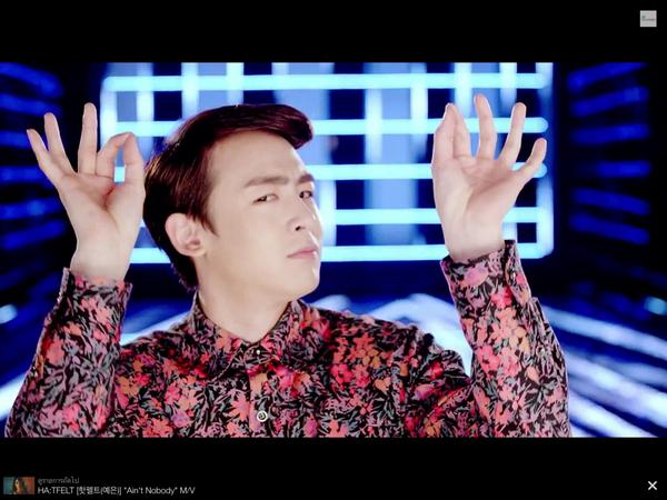 ps97x_'s tweet photo. มาจากคณะลูกทุ่งคณะไหนคะ ?? 555555555 ทำไมขำ #LetsGoCrazyWith2PM http://t.co/kdaI3FOmLe