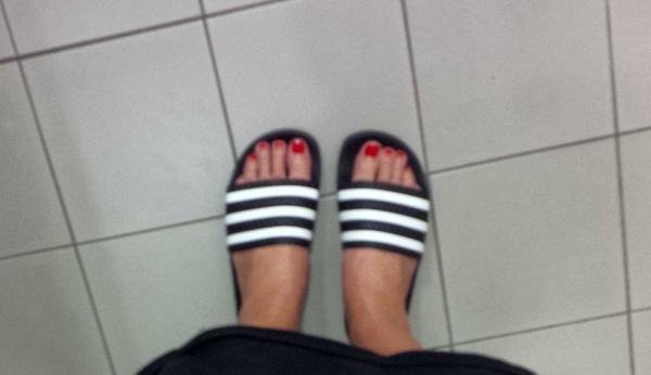 PrettyBluebirds's tweet image. I enjoyed wearing these to work today! #poolslides #wiwt