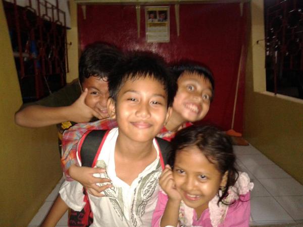 NadiaPutri05's tweet photo. Pas ngaji @SalmaPriasno http://t.co/iHXrSO6rYj
