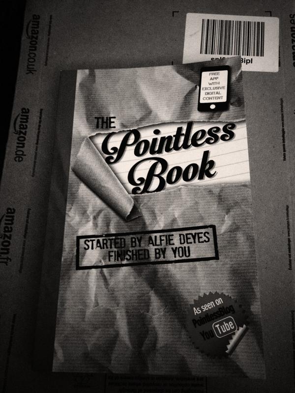 Kate_millward's tweet photo. AHHH! LOOK WHAT CAME TODAY! ITS AMAZING!! 💕😭😱😊@PointlessBlog #PointlessBook #PointlessProject #PointlessBook http://t.co/xsVcafzpnM