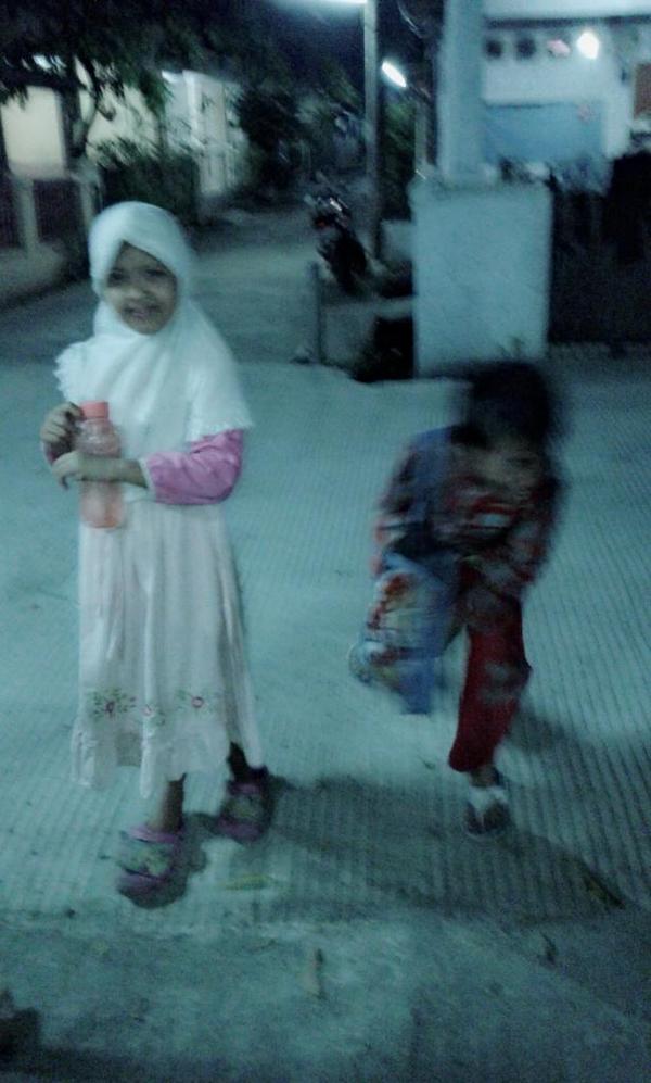 NadiaPutri05's tweet photo. Pas ngaji @SalmaPriasno http://t.co/iHXrSO6rYj