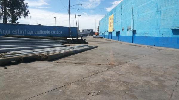 antoniogodinez7's tweet photo. @Guatevision_tv  postes obstaculizando via aca en sna pedro sacsteoequez san marcos hago un llamado a las autorirades http://t.co/bpHHzSDz2s