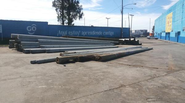 antoniogodinez7's tweet photo. @Guatevision_tv  postes obstaculizando via aca en sna pedro sacsteoequez san marcos hago un llamado a las autorirades http://t.co/bpHHzSDz2s