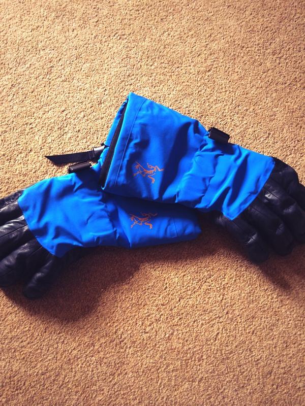 Reggie_99's tweet photo. Arcteryx Alpha SV gloves have arrived ready for the ski season! #Arcteryx #AlphaSV #Goretex http://t.co/pIsrzHHgAD