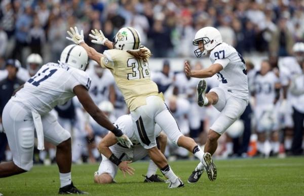 AFIReview's tweet photo. 55,000 see @PennStateFball top @UCFKnights in @CrokePkClassic #Dublin #AmericanFootball http://t.co/7BKY9WZu1g http://t.co/T0eMkwsApM