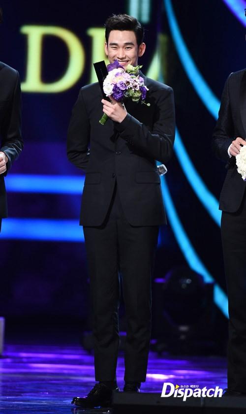 BwsDrxaIYAEdlDC.jpg:large