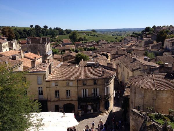 BentleyDriving's tweet photo. Just a stroll through the vineyards from Canon is the World Heritage UNESCO town of St Émilion ... #bentleygranddrive http://t.co/eXGUCVkOga