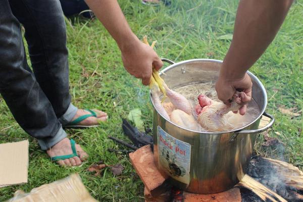 Proses perebusan ayam <a href="/TSM_014/">STIE TRISAKTI  2014</a>