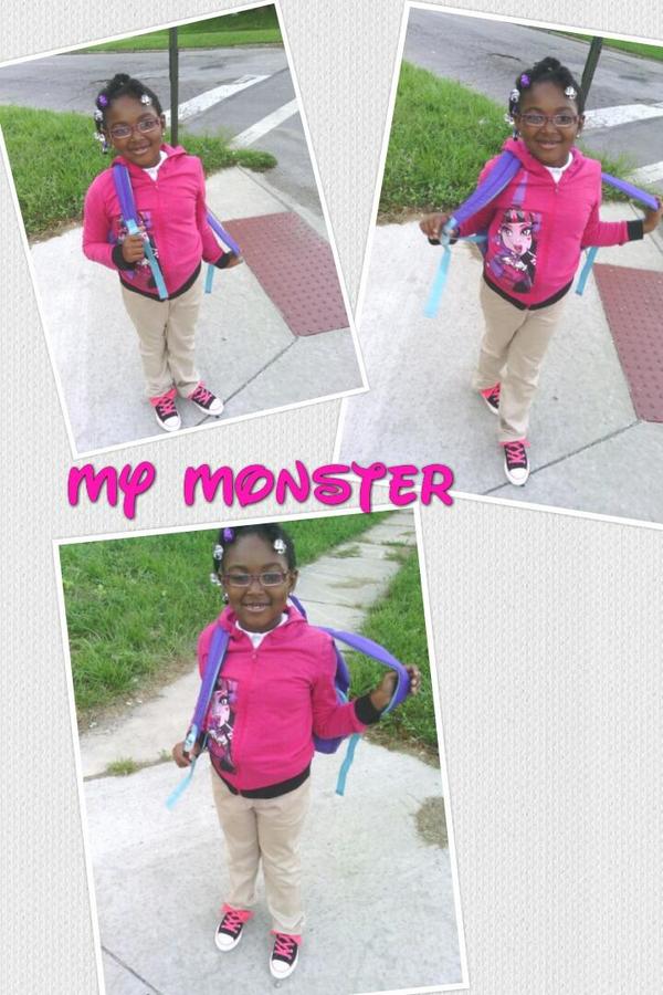 Patriotschick87's tweet photo. Gisele on her way to school http://t.co/RJndkTswdo