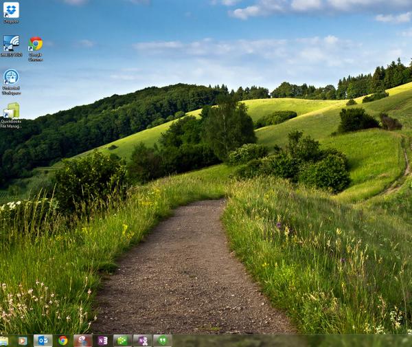 ljrinehart's tweet photo. my new #windowstheme "Foothills" looks like the Shire... it's going to be a great day #nerdalert #sorrynotsorry http://t.co/K1sTalu4d1