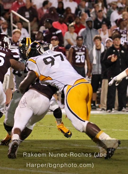 Southern Miss defensive line playing well 🏈 sunherald.com/2014/09/03/577… #NastyBunch 🏈👍👍Photo courtesy <a href="/BigGoldNation/">Big Gold Nation</a>