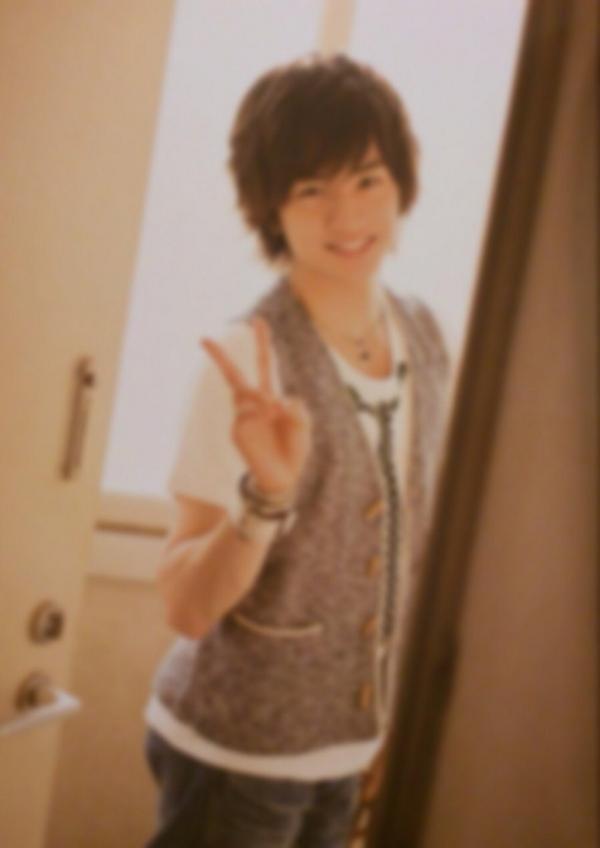 ________amo's tweet photo. .

なんか、いろんな事乗り越えて
きたんだなって改めて思った。
辛かった事。すれ違い。とか…。
それでも、こうして
隣に居れることがほんとに幸せです。
今後も何か、あるかもしれない。
けど、此れからもずっと末長く
宜しくね。

.＊ http://t.co/rbmk1I8by1