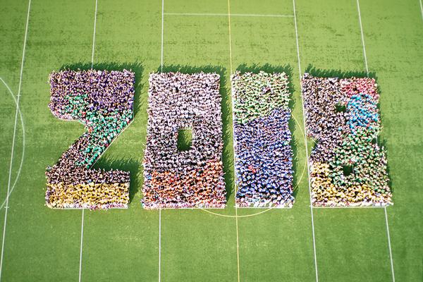 noyzyman's tweet photo. "@McMasterAlumni: We’d like to welcome the @McMasterU Class of 2018! #MacWW2014 http://t.co/cEThYRgL0x" @PirasanS so deezed I can see him