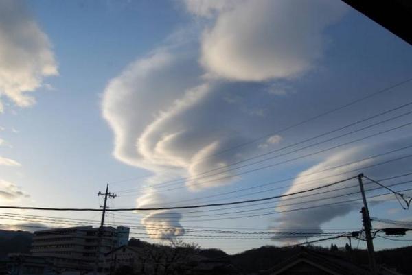 地震雲ツイート 2015/05/26、05/27 - Togetter