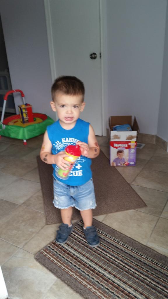 WackyJackie88's tweet photo. 1st Day in his 2 year old room #fox29backtoschool http://t.co/IvkLieBtQW