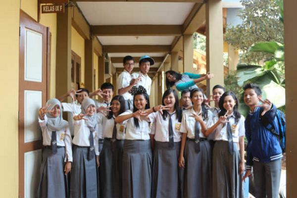 bela_bilut's tweet photo. @ultraninef @magda_satya @AgistaGarnet @kintanmawarni http://t.co/6DO5TZWah7