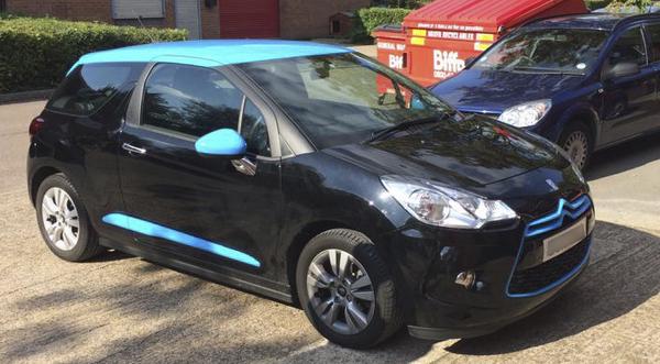 evowrap's tweet image. We installed blue #carwrap onto the roof, wing mirrors, doors &amp;amp; grill of a Citroen DS3 bit.ly/carwrapping