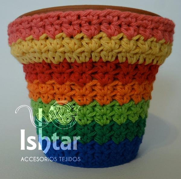 ishtartejidos's tweet photo. Podés adquirir nuestras macetas decoradas a crochet en @feriacentral http://t.co/X5xkedg5uY #BuenosAires #Argentina http://t.co/RoTTmNoBCt