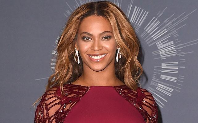 ¡Happy Birthday ¿Quién sabe cuántos años cumple hoy la cantante? >>  