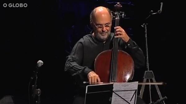 JornalOGlobo's tweet image. O 'primeiro' de 700 discos de um veterano da música brasileira. glo.bo/1rOm6pN