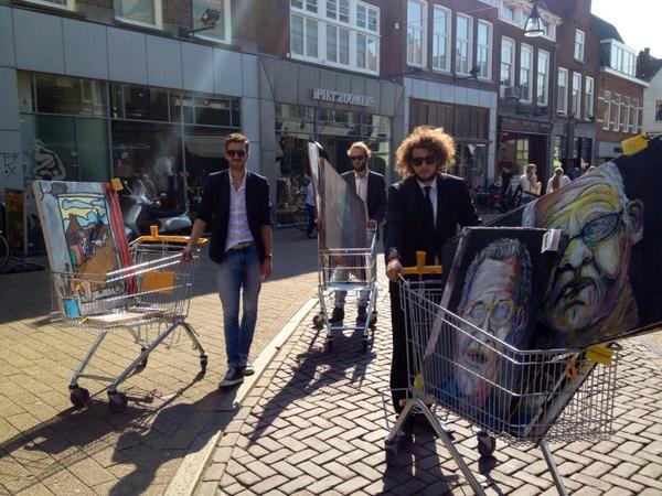 Vandaag hebben we meer dan veertig doeken op straat gezet. Zo, dat was dat. <a href="/Stadsfestival/">Stadsfestival Zwolle</a> #KNST