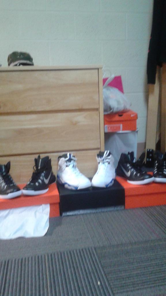 Flipside_Shawny's tweet photo. My Mom's & Ashford University Keeping My Shoe Game Right ! #Jordan6s ! #NikeHyperDunks ! #BallIsLife ! http://t.co/e1R2BLhGTz