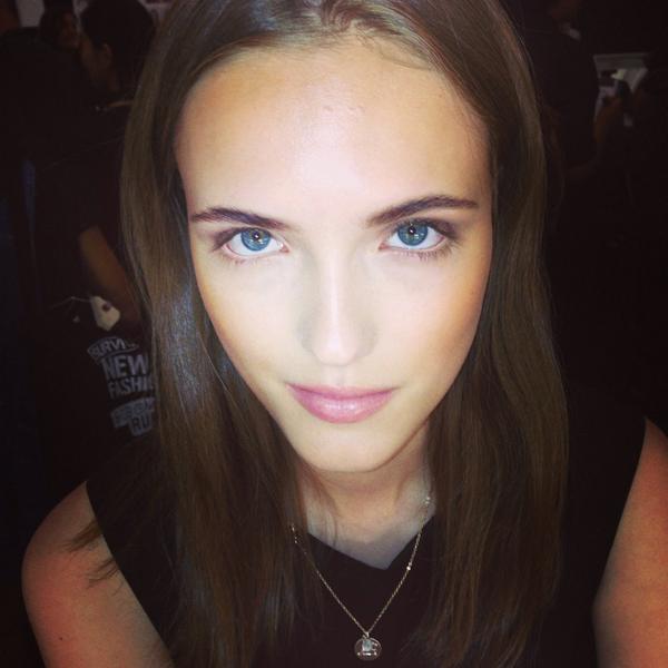 mclarkmakeup's tweet photo. Backstage at BCBGmaxazria keyed by Val Garland, executed by me #BCBGMAXAZRIA #valgarland #NYFW #ss15 #MACCosmetics http://t.co/SDPEJmSy5R