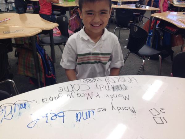 dfwinters's tweet photo. RT @MaestraBarrett: #camlearns Escribiendo sobre su hermana. Mandy es una bebé. http://t.co/Iqy8CfDspd  Comiendo verduras!