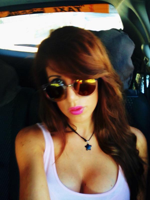 RocioLopezSpain's tweet photo. ✌😉 http://t.co/xsLif644a1
