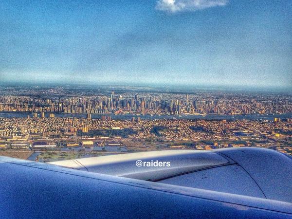 PaulMageePT's tweet photo. “@RAIDERS: Hello New York City! http://t.co/R4MODJ4QjR” @Una_McDonald