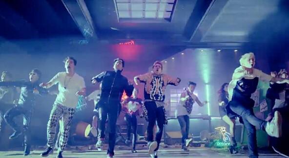 i8mon2's tweet photo. انيه متشينقو انياه انياااا ايا اياااا *ادماااان ياخي* 😂😂❤️❤️
#2pm 
#GOCRAZY  
#미친거아니야  
#LetsGoCrazyWith2PM http://t.co/0nbYGY8nFX